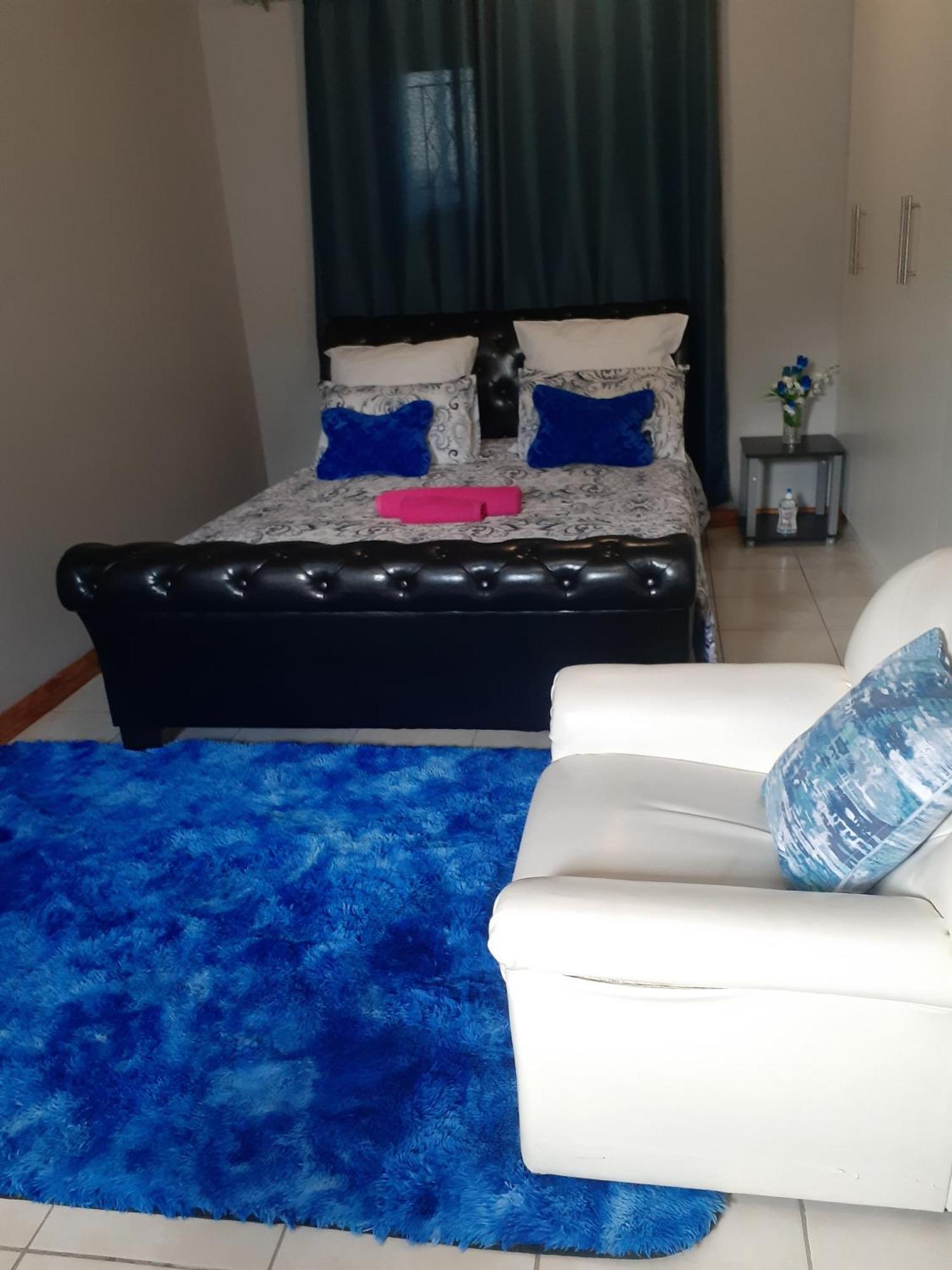 Ruros Guest House Кемптън Парк Екстериор снимка